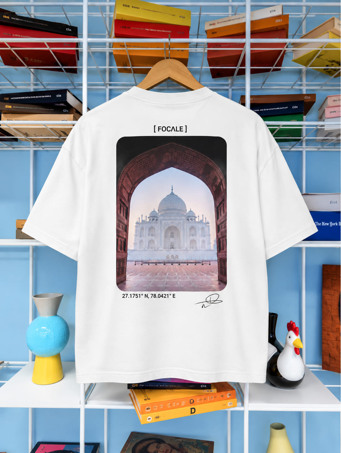 T-shirt blanc imprimé d'une photographie du Taj Mahal, vue de dos