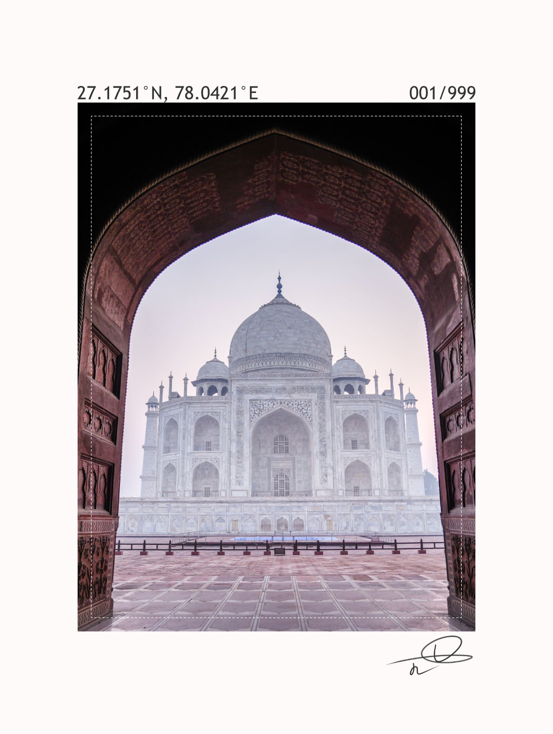 Zoom sur l'impression de la photographie du Taj Mahal au dos du t-shirt